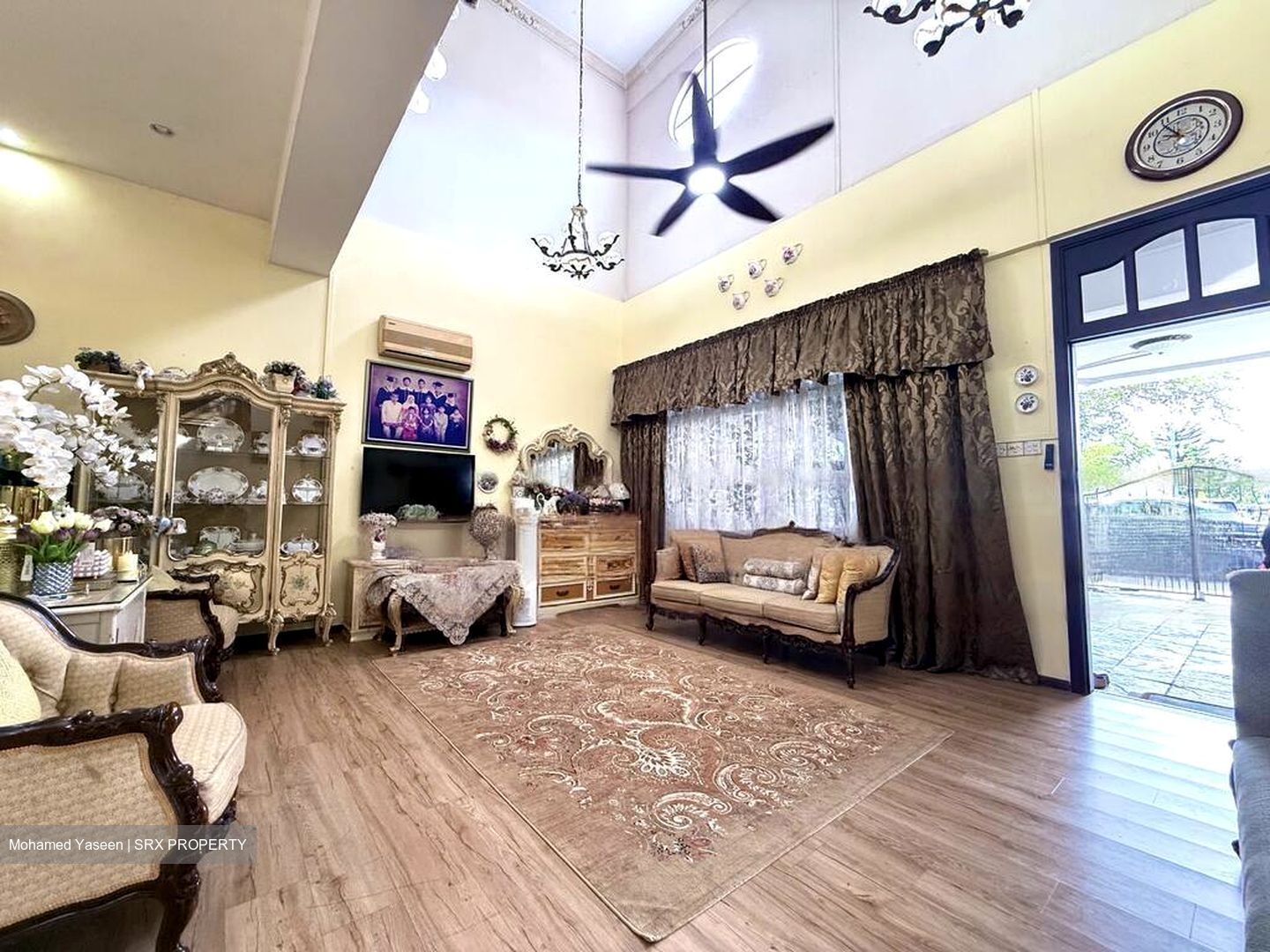 Flora Road (D17), Terrace #468085791